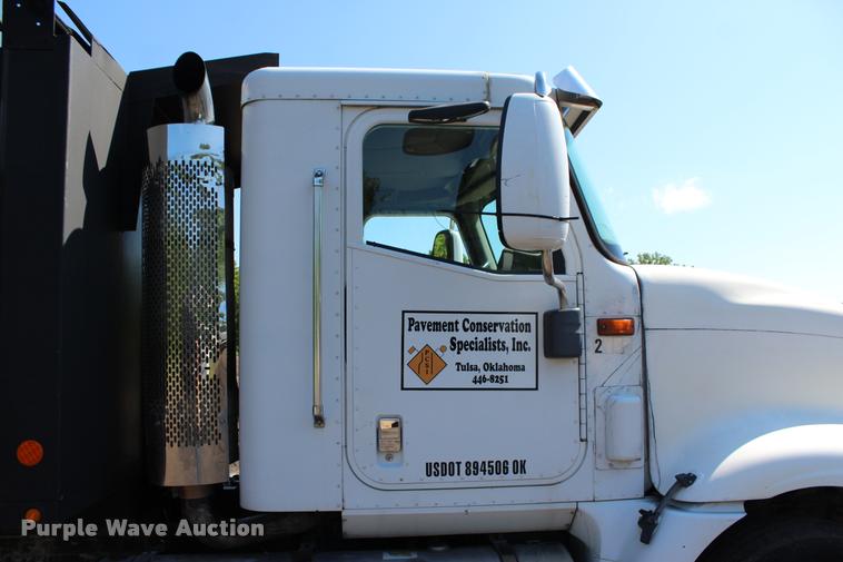 image for item L3052 2005 International 9400i dump truck