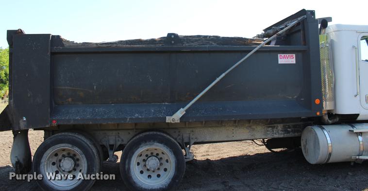 image for item L3052 2005 International 9400i dump truck