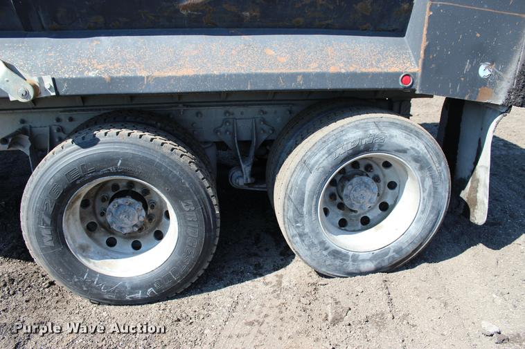 image for item L3052 2005 International 9400i dump truck