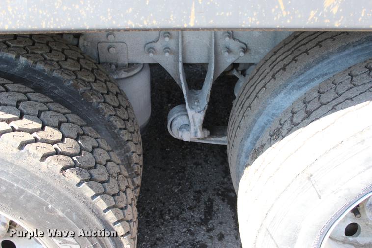 image for item L3052 2005 International 9400i dump truck