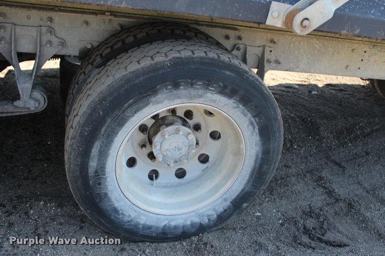 image for item L3052 2005 International 9400i dump truck