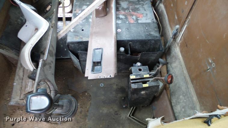 image for item L3058 1991 International 9400 dump truck