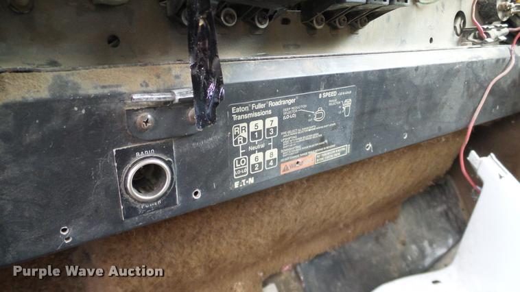 image for item L3058 1991 International 9400 dump truck