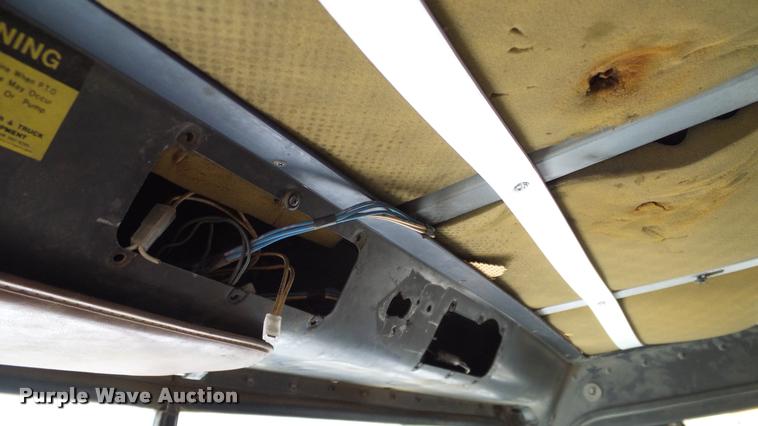 image for item L3058 1991 International 9400 dump truck