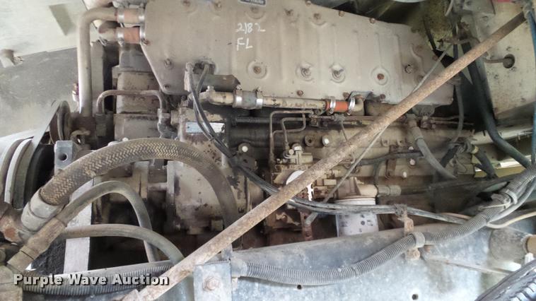 image for item L3058 1991 International 9400 dump truck