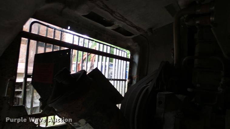 image for item L3058 1991 International 9400 dump truck