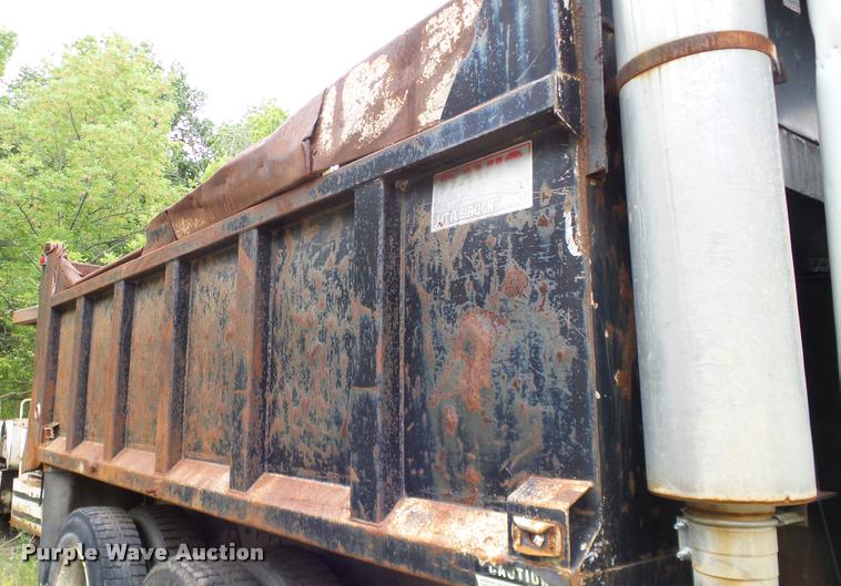 image for item L3058 1991 International 9400 dump truck