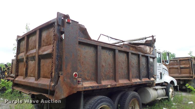 image for item L3058 1991 International 9400 dump truck
