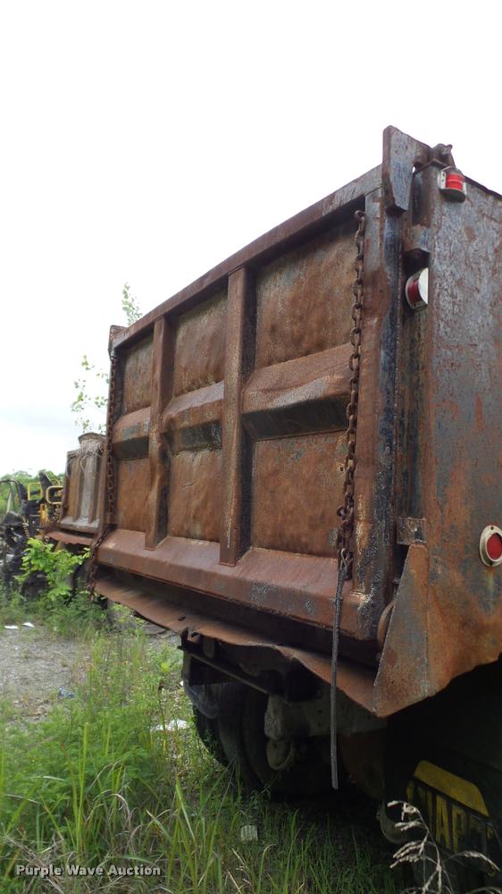 image for item L3058 1991 International 9400 dump truck