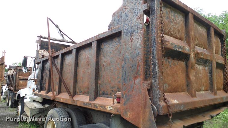 image for item L3058 1991 International 9400 dump truck