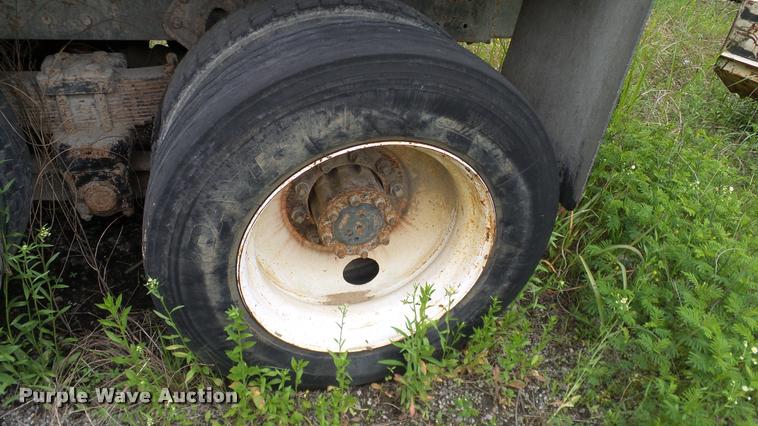 image for item L3058 1991 International 9400 dump truck