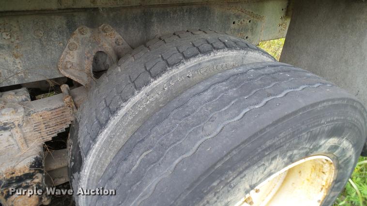 image for item L3058 1991 International 9400 dump truck