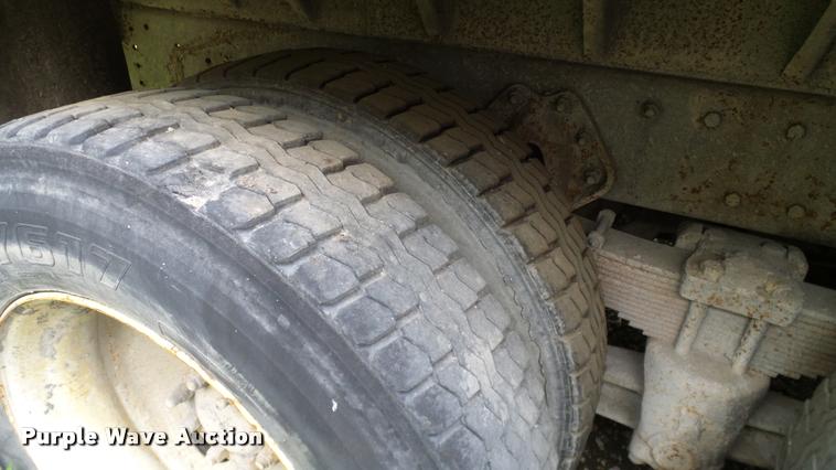 image for item L3058 1991 International 9400 dump truck