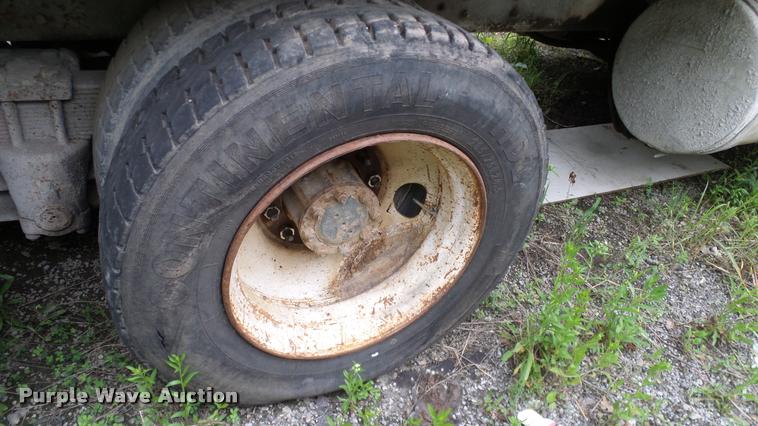 image for item L3058 1991 International 9400 dump truck