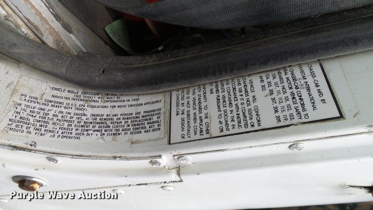 image for item L3058 1991 International 9400 dump truck