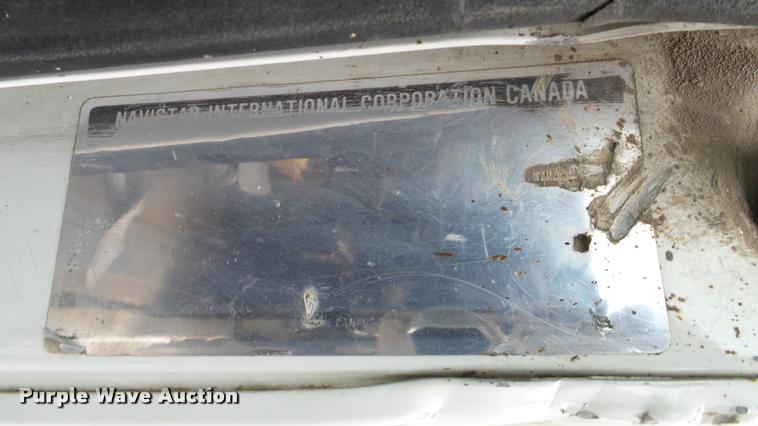 image for item L3058 1991 International 9400 dump truck