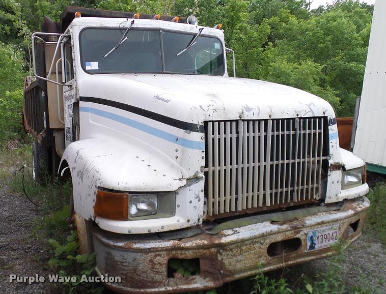 image for item L3059 1991 International 9400 dump truck