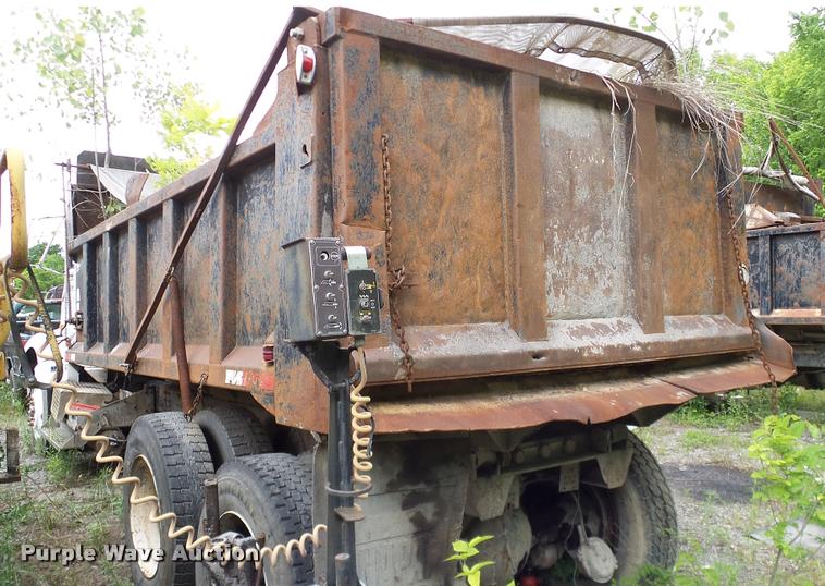 image for item L3059 1991 International 9400 dump truck