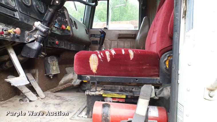 image for item L3059 1991 International 9400 dump truck