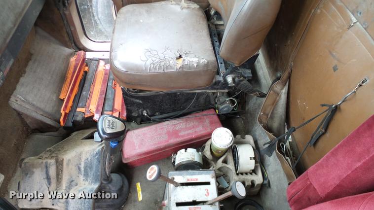 image for item L3059 1991 International 9400 dump truck