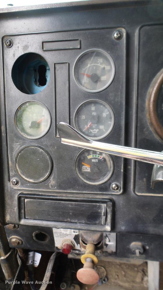 image for item L3059 1991 International 9400 dump truck