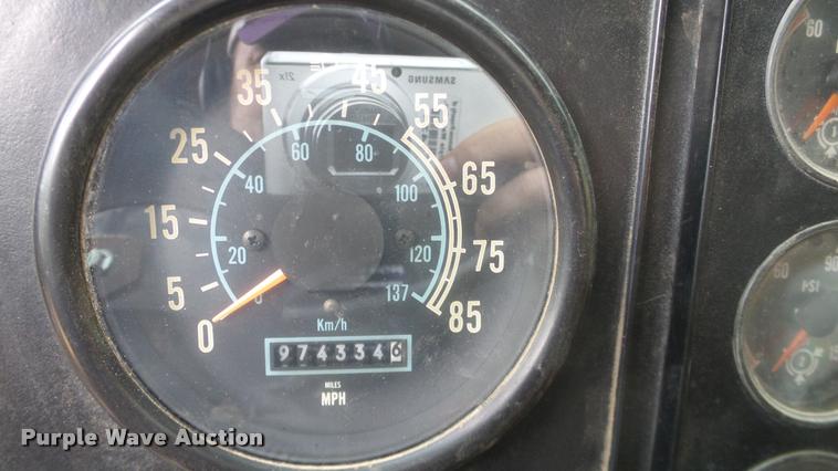 image for item L3059 1991 International 9400 dump truck