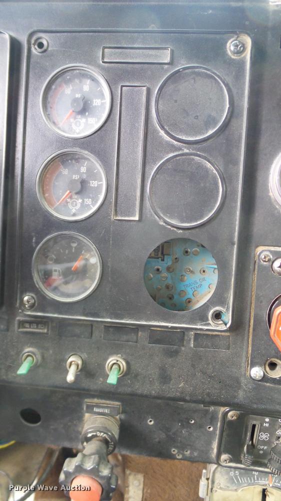 image for item L3059 1991 International 9400 dump truck