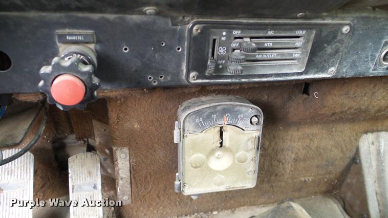 image for item L3059 1991 International 9400 dump truck