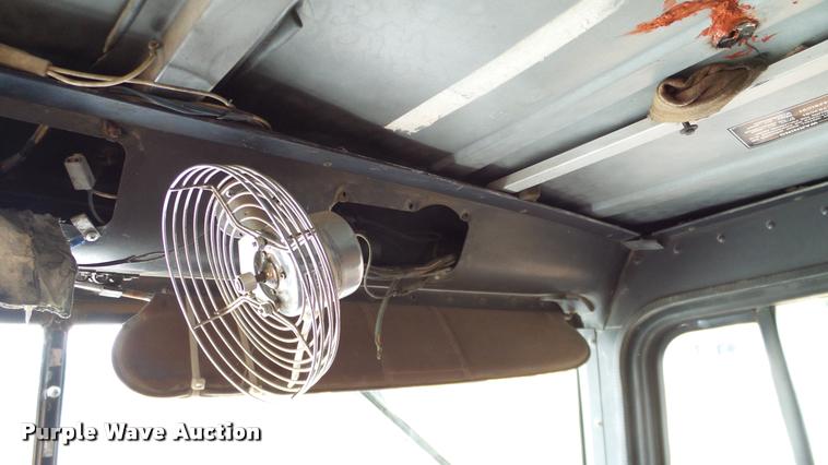 image for item L3059 1991 International 9400 dump truck