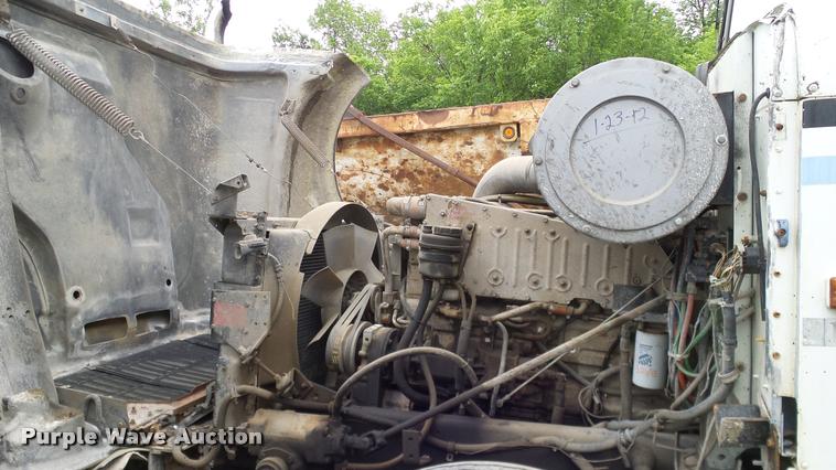 image for item L3059 1991 International 9400 dump truck