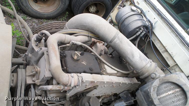 image for item L3059 1991 International 9400 dump truck