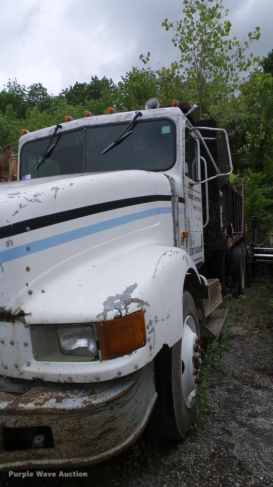 image for item L3059 1991 International 9400 dump truck