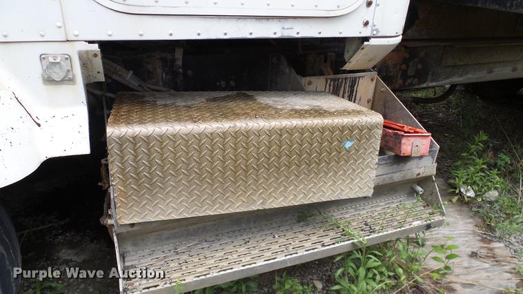 image for item L3059 1991 International 9400 dump truck