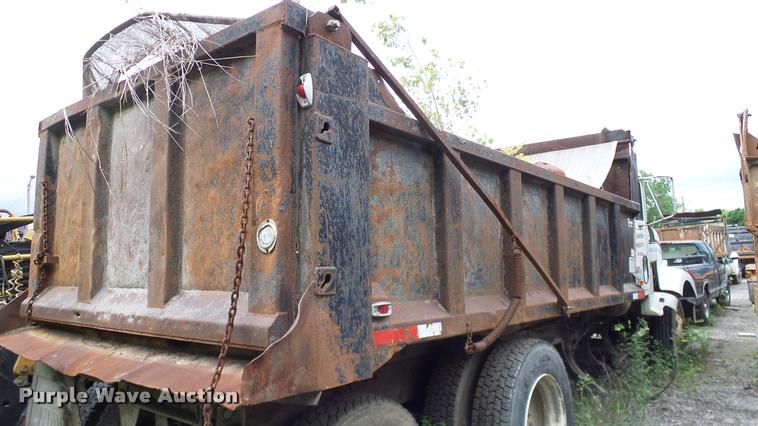 image for item L3059 1991 International 9400 dump truck