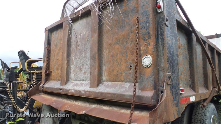 image for item L3059 1991 International 9400 dump truck