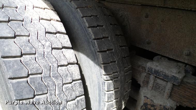 image for item L3059 1991 International 9400 dump truck