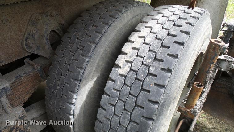 image for item L3059 1991 International 9400 dump truck