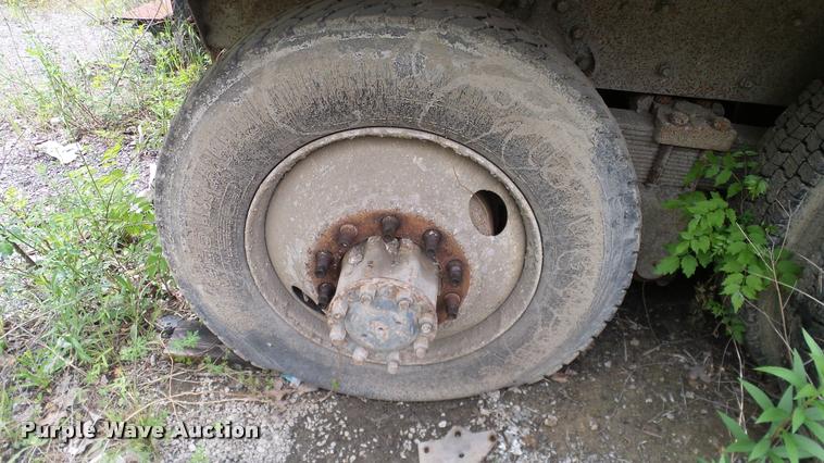 image for item L3059 1991 International 9400 dump truck