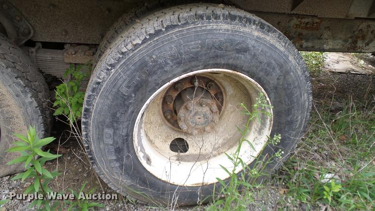 image for item L3059 1991 International 9400 dump truck