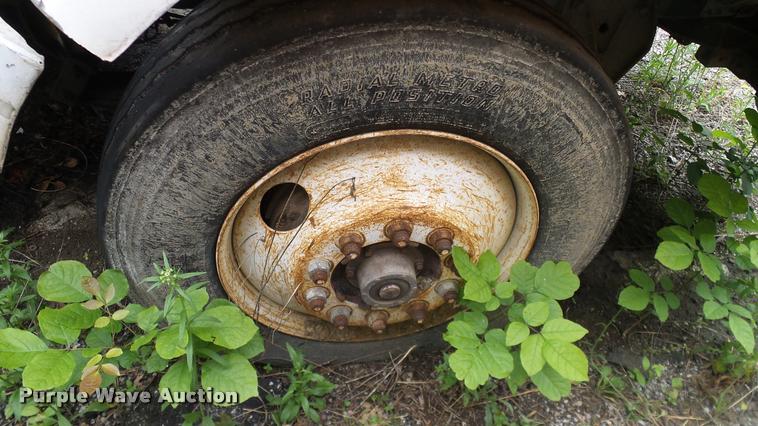 image for item L3059 1991 International 9400 dump truck