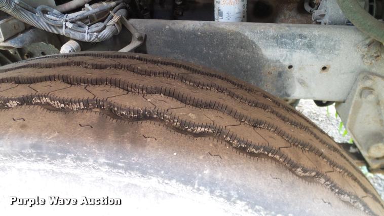 image for item L3059 1991 International 9400 dump truck