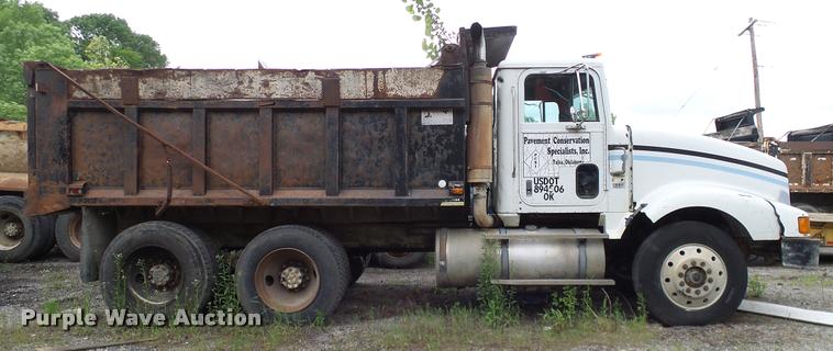 image for item L3062 1991 International 9400 dump truck