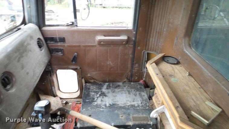 image for item L3062 1991 International 9400 dump truck