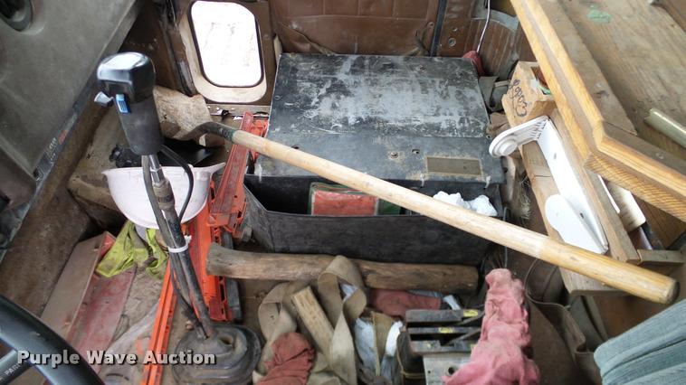 image for item L3062 1991 International 9400 dump truck