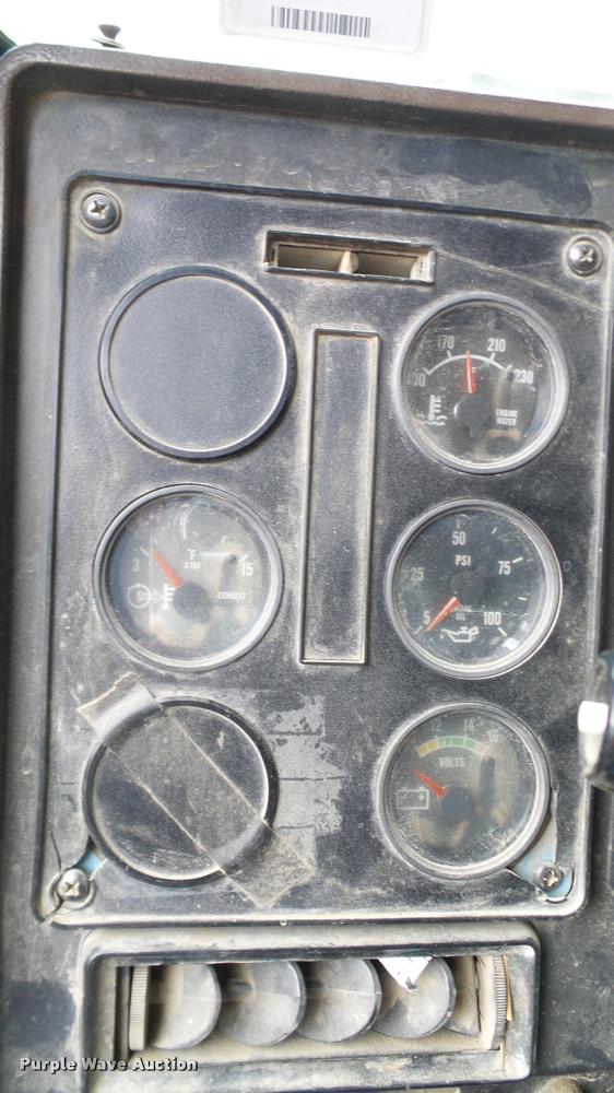 image for item L3062 1991 International 9400 dump truck