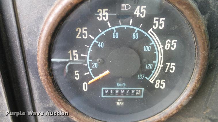 image for item L3062 1991 International 9400 dump truck