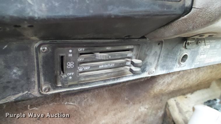 image for item L3062 1991 International 9400 dump truck