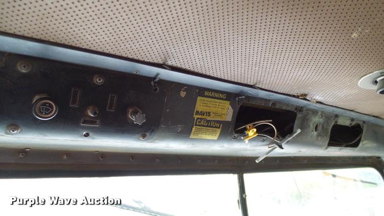 image for item L3062 1991 International 9400 dump truck