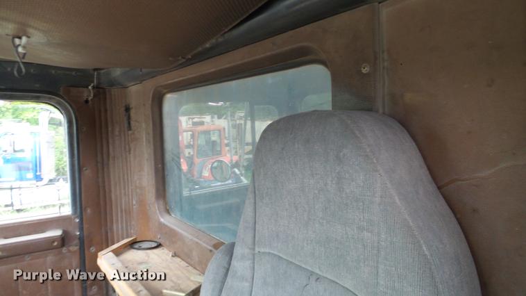 image for item L3062 1991 International 9400 dump truck