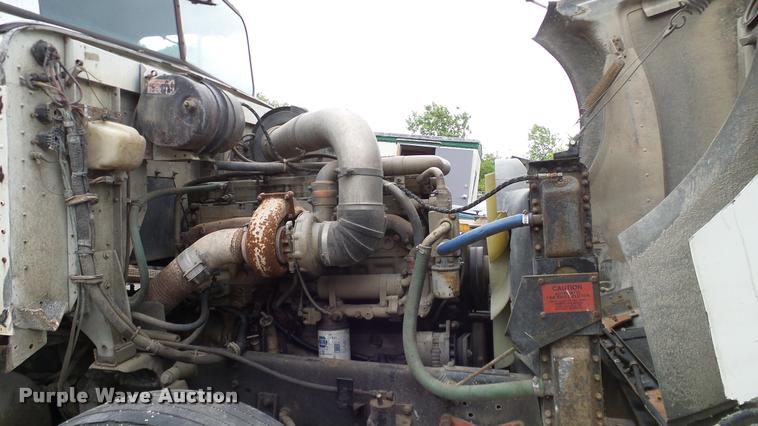 image for item L3062 1991 International 9400 dump truck